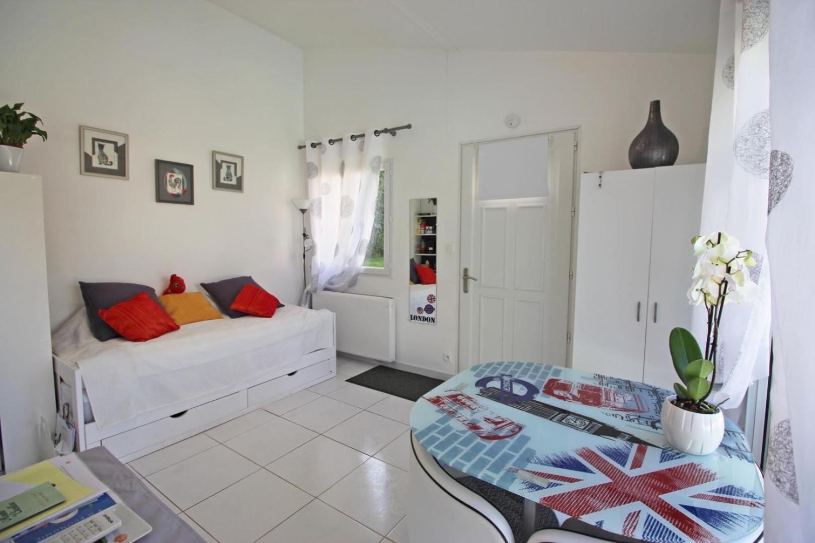 Les Carpes A Limoges Bed & Breakfast Exterior photo